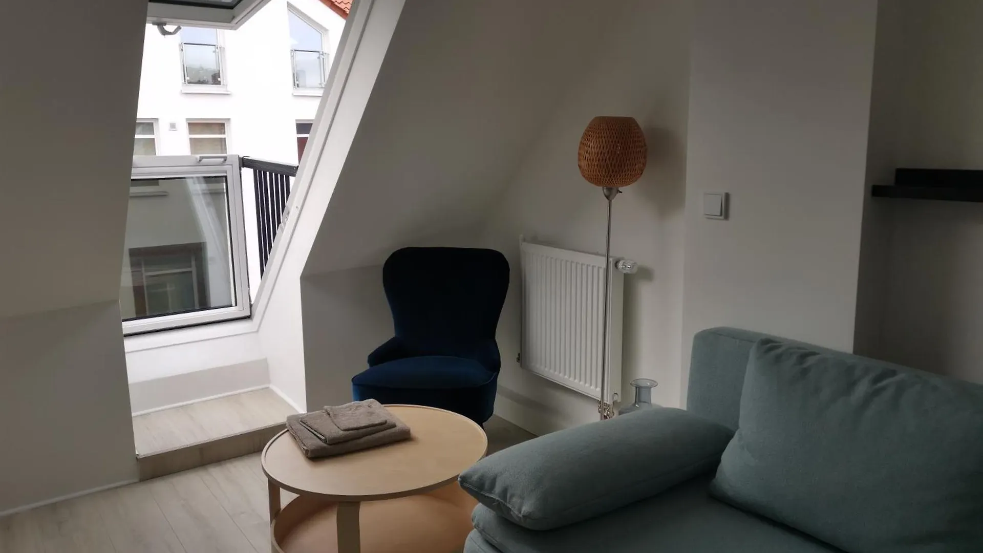 Dachzimmer Mit Kochecke Und Duschbad, Nahe Messe Hanóver