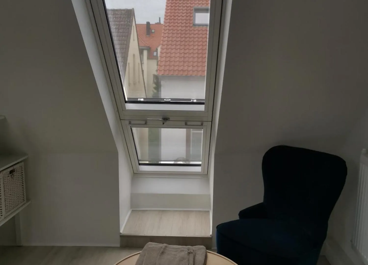 Dachzimmer Mit Kochecke Und Duschbad, Nahe Messe Hanóver 0*,