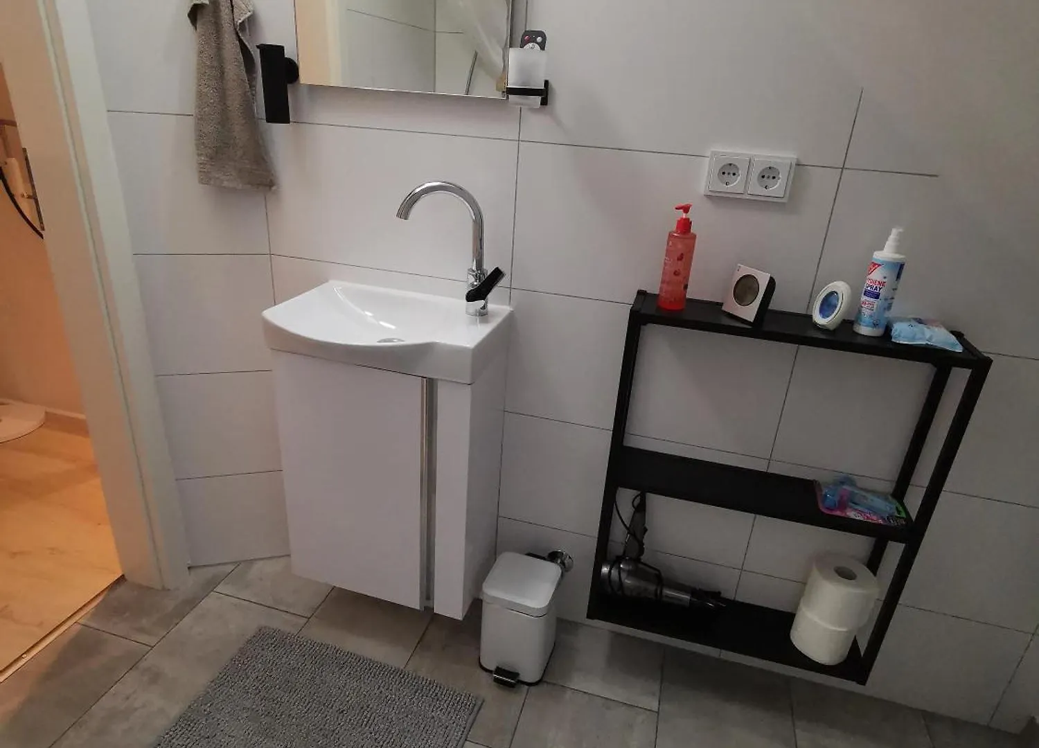 Dachzimmer Mit Kochecke Und Duschbad, Nahe Messe Hanóver Apartamento